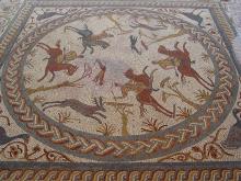 Detalle mosaico de la cacería a caballo